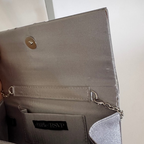 Charming Charlie RSVP Silver Satin Knot Clutch Chain Strap‎ Evening Bag - Picture 10 of 15